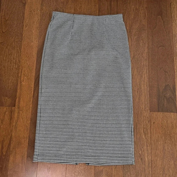 Halogen Dresses & Skirts - Halogen Houndstooth Pencil Skirt Sz. XS